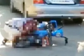 惨烈！TCL企业前雇员当街刺杀现雇员：砍他因为他扣我工资视频封面