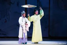周长赋莆仙戏精品《踏伞行》晋江巡演 央媒现场直播图片