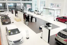 异地购车 回家上牌真能省钱？前销售顾问帮你合计合计视频封面