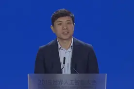 李彦宏：不够AI的企业，注定会被新的企业所取代视频封面
