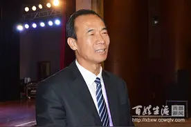访新疆博尔塔拉蒙古自治州副州长李新光先生图片