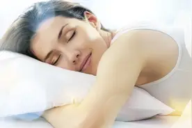 睡觉不安稳睡眠质量差怎么办？只需这一招，10多年的失眠不再犯视频封面
