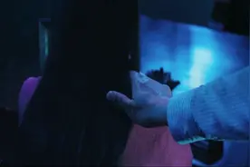 女儿半夜去爸爸的书房，却看见了已去世的爸爸，真神奇视频封面