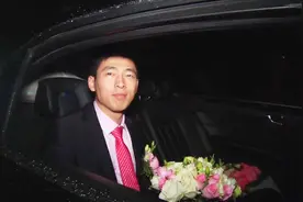 苏州美女出嫁，新郎很帅，长得像歌星林依轮视频封面