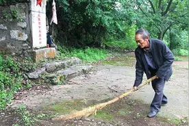 20岁小战士去世，云南一家三代为其守墓80年，只为一个承诺视频封面