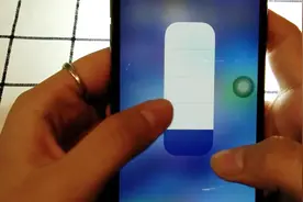 iOS手机手电筒功能也太强大了，还能调节亮度，手把手教你操作视频封面