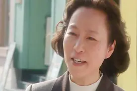 市长视察盲道，路人一见面就提意见，没想到市长一口答应了视频封面