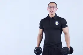 怎样练出完美肌肉：3个虐肩动作，让你练就厚实的肩膀！