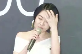 小S晒与化妆师斗嘴被怼脸最肿 一秒变怂转头吃饭很搞笑视频封面