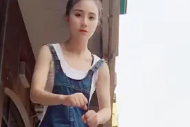 妹子跳的好小心翼翼啊，是怕闪腰吗视频封面