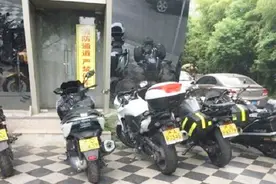 沪A摩托车牌照40万一张，抵辆奥迪，小哥骑它送外卖视频封面