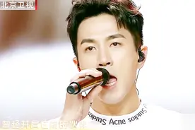 众咖合唱《明天你好》，被刘恺威的嗓音惊艳了，听十遍不过瘾！视频封面