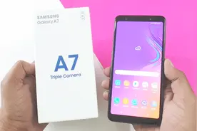 三星全新A7开箱全面体验！后置三摄无刘海！你喜欢吗？视频封面