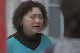 奶奶来姥姥家看孙子，孙子一番话，大人们都沉默视频封面