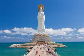为什么飞往三亚的飞机，都要在南海观音像上空绕一圈？视频封面