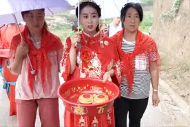 定了！以后我结婚就这样办，放这首歌！