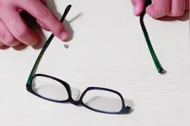 眼镜腿断了不用去买新的，教你如何巧修复，简单实用又省钱视频封面