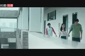 美女饭桌故意让男友吃醋，不料男友更加凶猛，看把美女气的视频封面