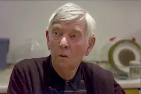 老戏骨齐聚《大盗之王》85岁炸裂演技让人直呼过瘾视频封面