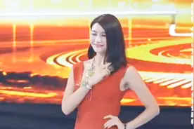 世界小姐的气质果然不一样，走路都带风，身材也是“杠杠滴”视频封面