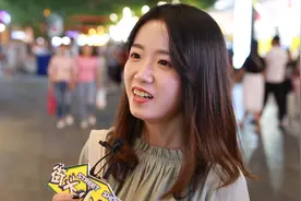 给你100万让陌生人亲你一口，你愿意吗？美女直呼不吃亏视频封面