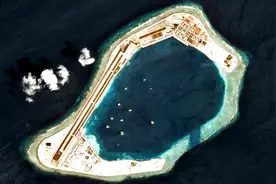 特朗普正在帮中国获胜？美媒看：中国在南海的不战而屈人之兵视频封面
