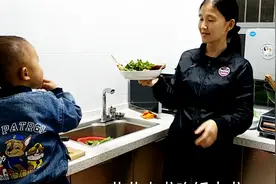 第一次用微波炉蒸鱼，没想到那么好吃！视频封面