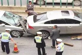 交强险到底保什么？哪些情况下能赔偿，能赔多少？视频封面