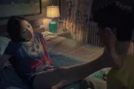 一首民谣《平淡日子里的刺》把生活唱得淋漓尽致，听到直流眼泪视频封面