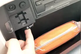 探岳副驾手套箱能变冰箱，这功能很实用