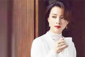 董卿退休后私生活放松，现在成了一个“大胖子”，幸福感超强！视频封面