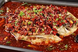 香辣野生鮰鱼家常做法，肉质鲜美，香辣过瘾，比饭店做的还好吃！视频封面