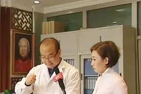新人尝试拔火罐这些技巧要牢记，专家现场教学带徒弟视频封面