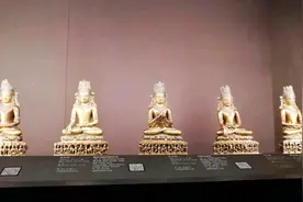 五方佛造像首次在故宫展出 全世界仅存两套 再想看得去布达拉宫视频封面