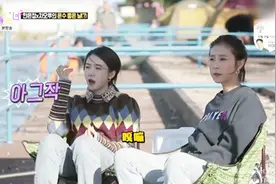 中国妹子曹璐跟韩恩贞去钓鱼，吃零食咬得嘎嘣响，画面迷之搞笑视频封面