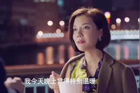 男保姆带美女吃路边摊，美女很高兴，男保姆竟能这样理解自己视频封面