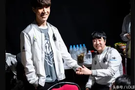 IG打G2麦克疯 上一秒：先走！大龙没了 下一秒：哇他怎么这么猛啊图片