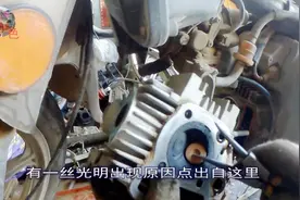 摩托车骑行中突然熄火？故障排除方法，原来是气门在作怪视频封面