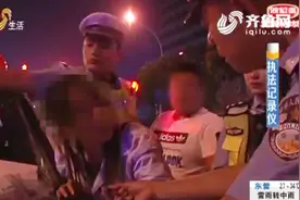 女司机酒驾逆行，还鸣笛让交警让路，交警：不怕丢人你就继续演视频封面
