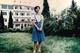 高考史上的两座高峰，一人750分，一人749分，二人后来发展如何？图片