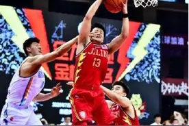惊险！吉林状元球员眼下被打出血，伤口长4CM！队医说至少10针图片