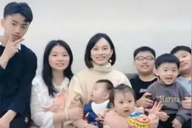 “超能生妈妈”火了，34岁生7个娃，妈妈：不想浪费丈夫好基因图片