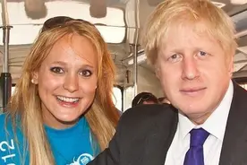 英首相小20岁情人公开昔日婚外恋，细节生动，残奥开幕式前嬉戏图片