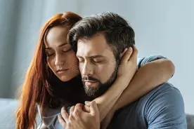 我30岁了，喜欢一个男孩十几年，可我还是喜欢他，想和他在一起图片