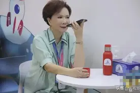 蔡明自曝春晚经历，为演机器人2个月不吃米，减肥减到怀疑人生图片