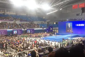 雷军武汉大学 15 分钟演讲，场面一度燃爆，Are you OK？！视频封面