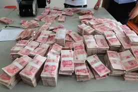 越南成捆的人民币当街摆放，都不怕被抢吗？看完终于明白图片