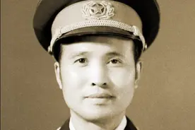 1937年，两个乞丐步行千里找到刘伯承，交给他一封信，里面写了啥图片