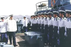 海军10年时间历经3位司令员，而政委却只有1位，他们是谁？图片