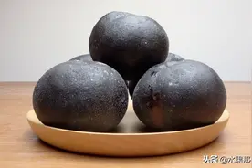又黑又硬的东北冻梨，不但可以当水果吃还可以做冰沙视频封面